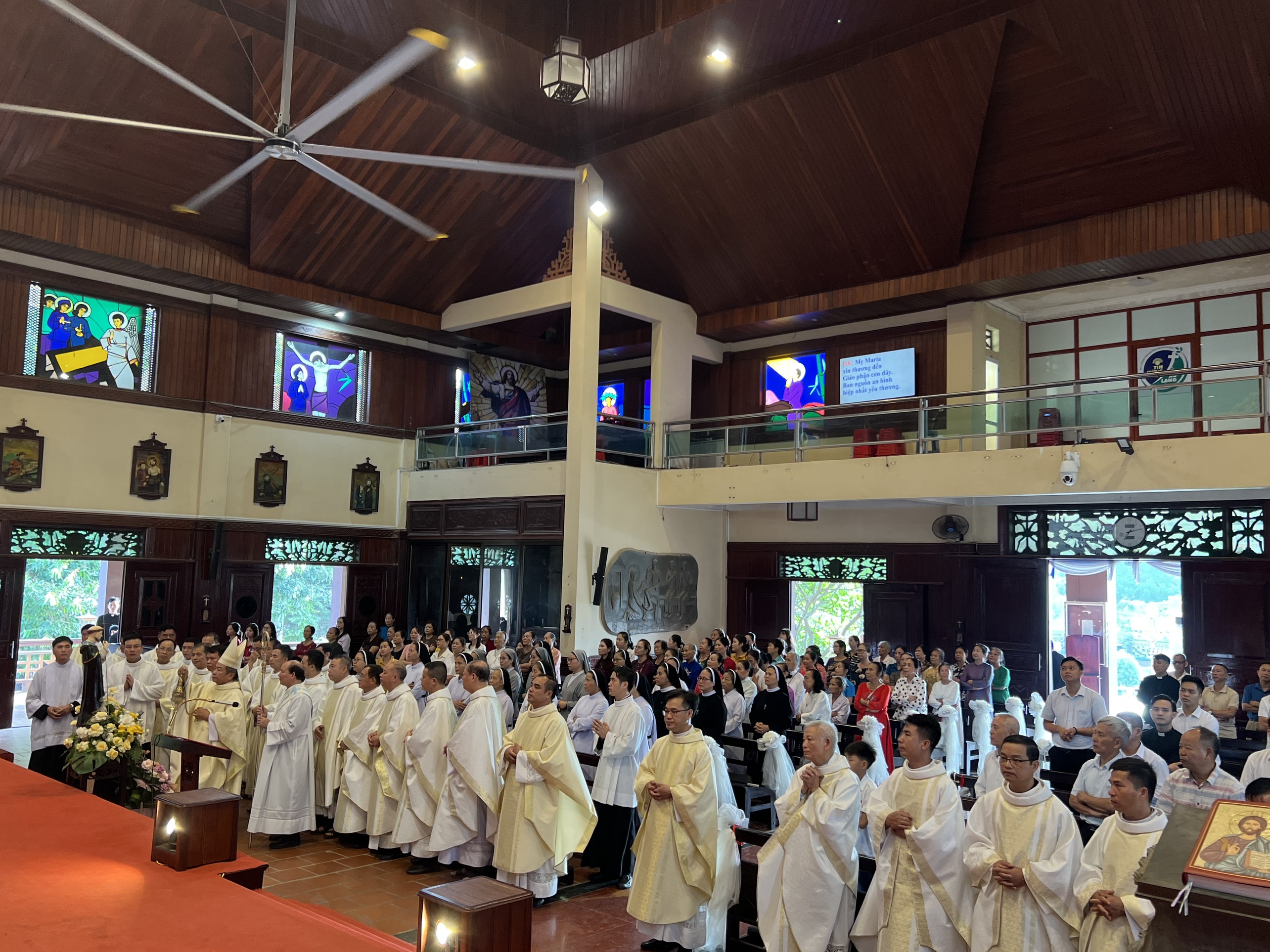 Gp.Lạng Sơn – Cao Bằng: linh mục đoàn tĩnh tâm tháng 8 và mừng lễ thánh Đaminh - thánh hiệu Nhà thờ Chính toà và quan thầy giáo phận