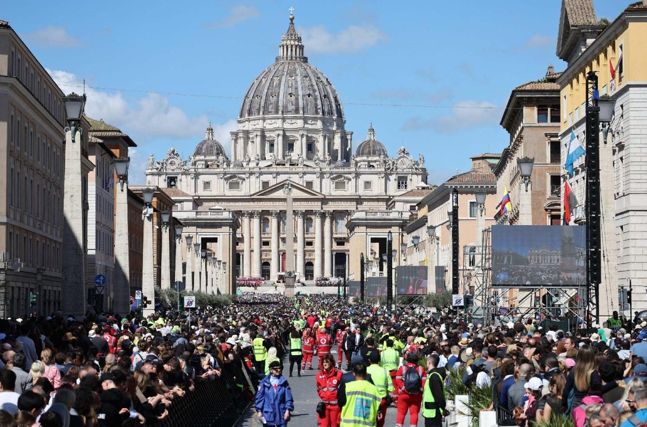 Chính quyền Roma tiếp tục bảo đảm an ninh khi hàng chục ngàn tín hữu đổ về Vatican khi có Giáo hoàng mới