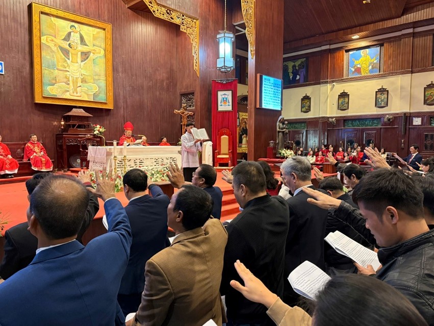 Giáo xứ Chính Tòa:  Mừng Lễ Các Thánh Tử Đạo Việt Nam  và Nghi thức tuyên thệ của Tân Hội đồng Mục vụ - Ban Đại diện