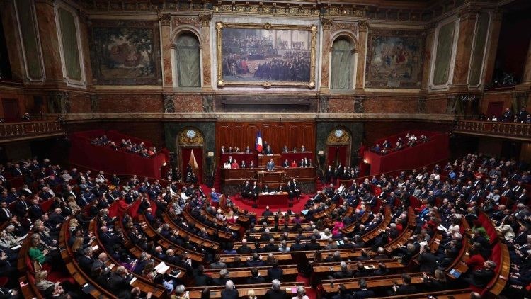 Phản ứng của các Giám mục Pháp về việc nước này đưa "quyền" phá thai vào Hiến pháp