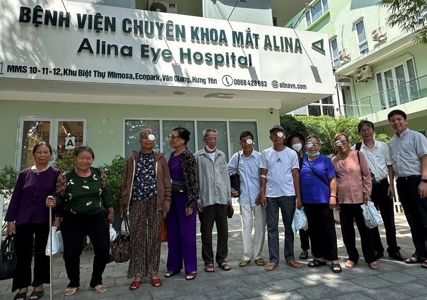 Caritas Lạng Sơn: khám mắt, phẫu thuật thủy tinh thể cho người dân giáo xứ Thất Khê