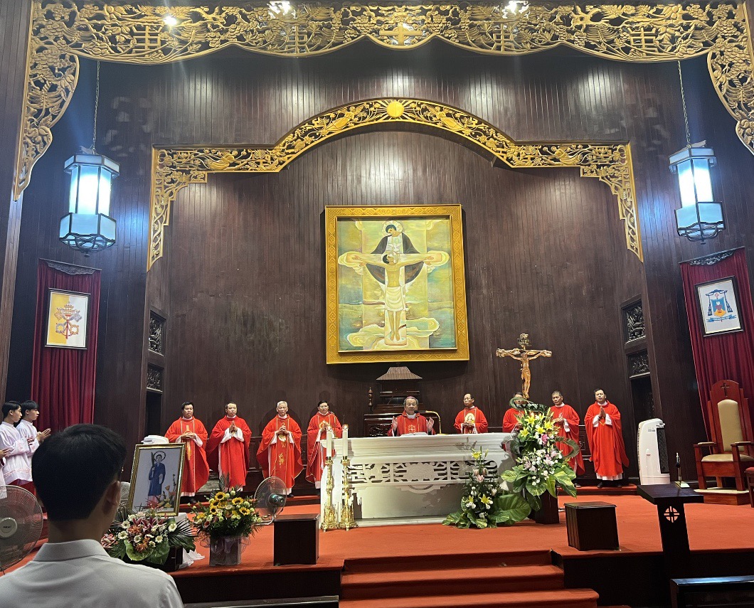 Mừng lễ thánh Giuse Hoàng Lương Cảnh, tử đạo: quan thầy Giáo họ Kỳ Lừa – giáo xứ Chính toà