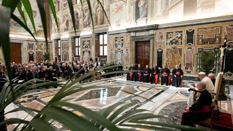 Đức Thánh Cha tiếp các thành viên Quỹ Giáo hoàng