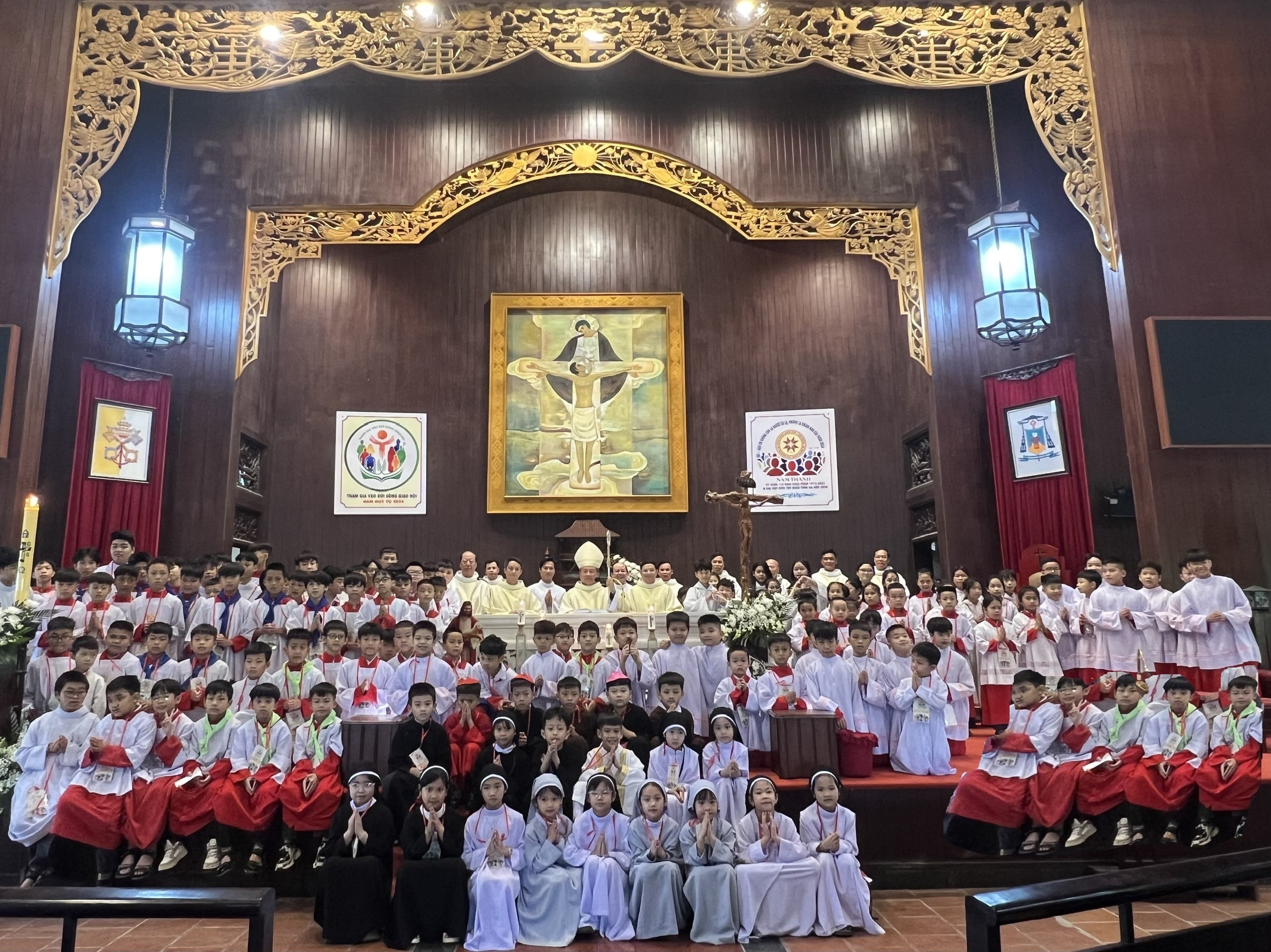 Giáo phận Lạng Sơn - Cao Bằng: họp mặt các Ban Lễ sinh và gặp gỡ các Nữ tu