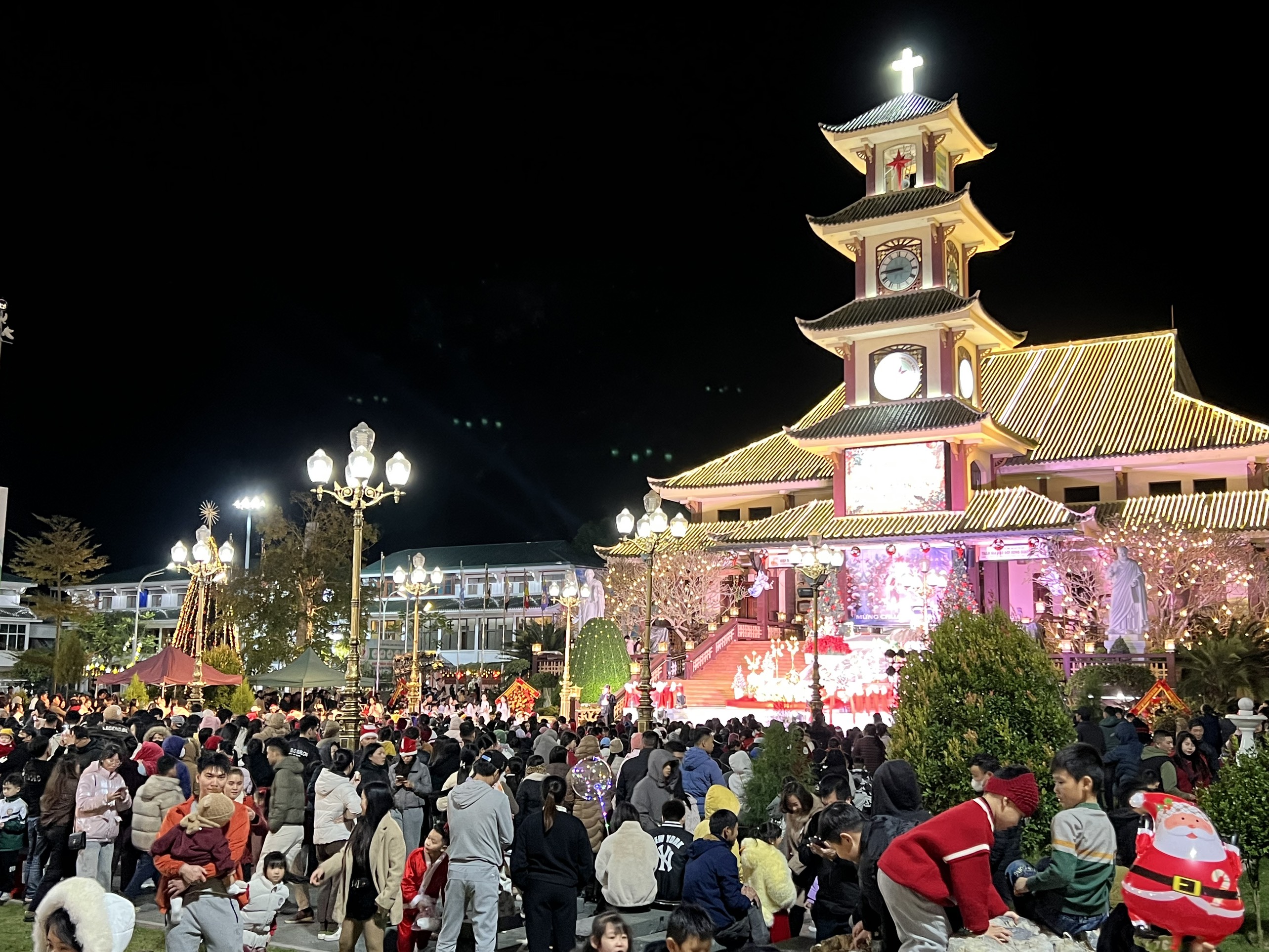 Gx. Chính toà Lạng Sơn:Thánh lễ Mừng Chúa Giáng Sinh, Hoan ca và Diễn nguyện