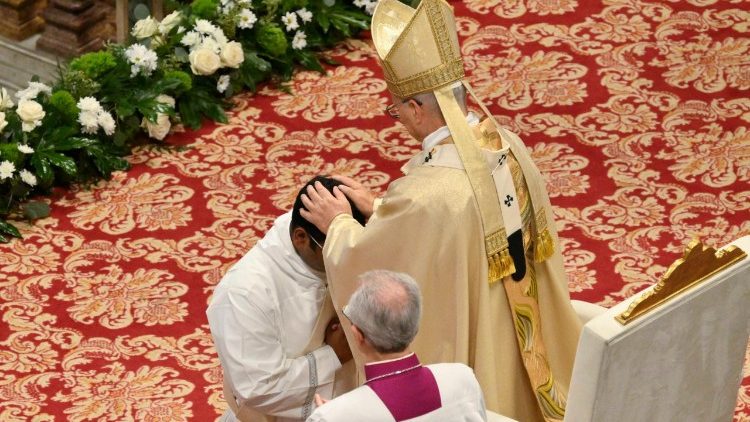 Thánh Lễ truyền chức linh mục: Hãy giữ cửa luôn rộng mở