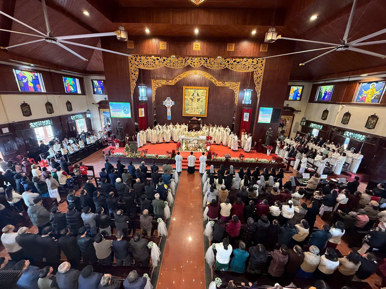 Gp. Lạng Sơn-Cao Bằng: Bế mạc Năm Thánh Hy Vọng 2025 “Hiệp thông – Cầu nguyện – Sai đi trong niềm cậy trông vào Đức Kitô”