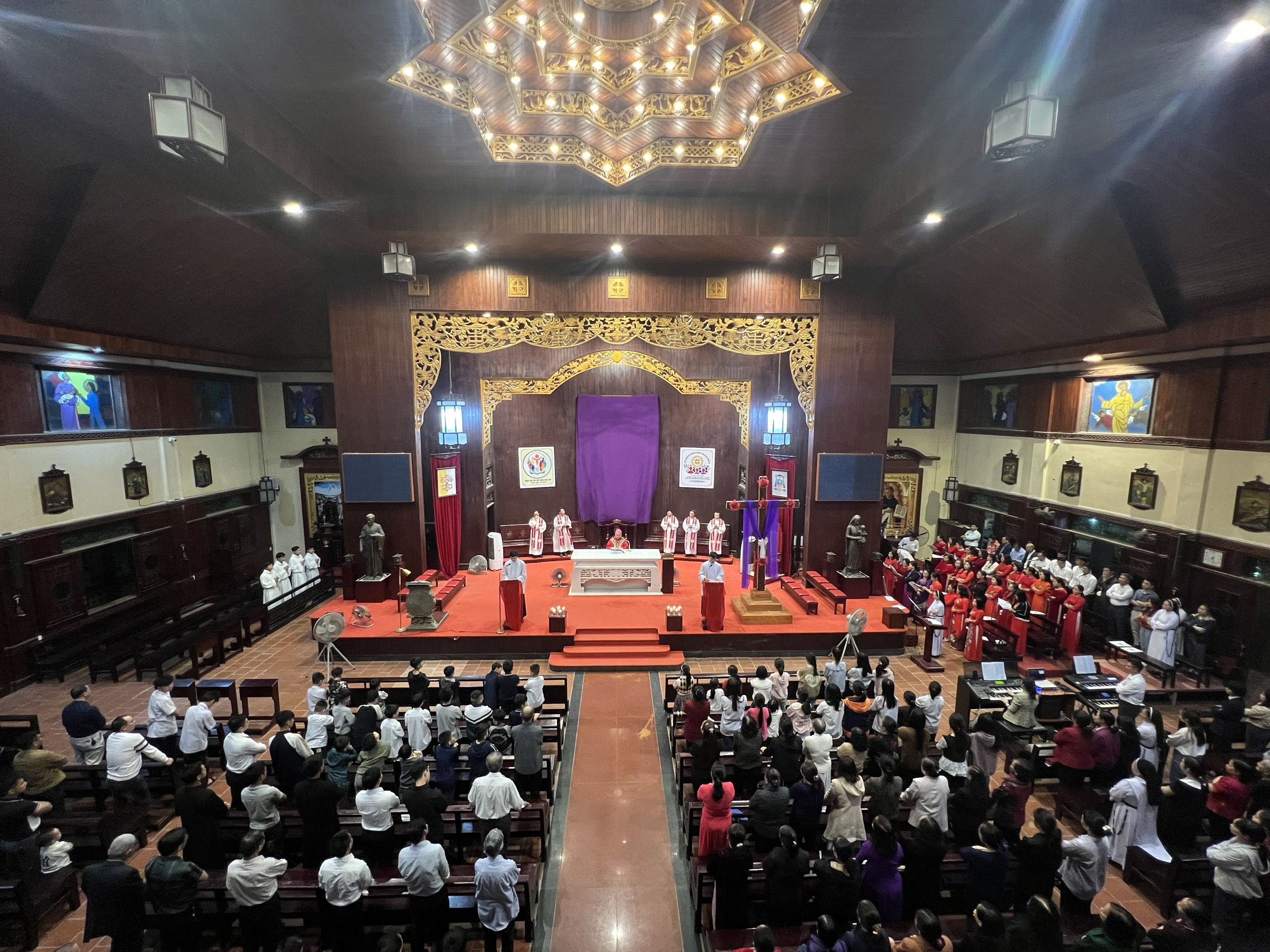 Gp Lạng Sơn - Cao Bằng: Cử hành Nghi thức Thứ Sáu Tuần Thánh