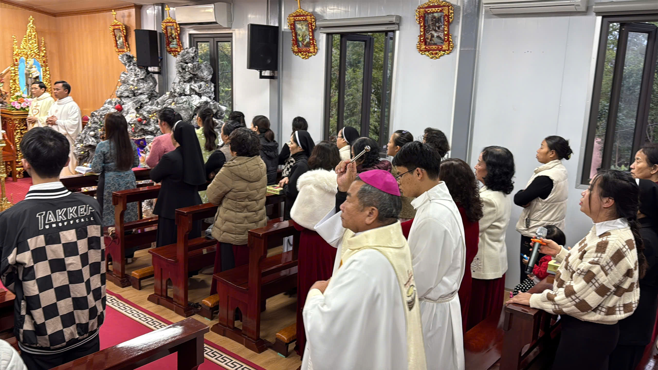 Giáo điểm Đình Lập: Thánh lễ làm phép Nhà nguyện và Nhà Sinh hoạt