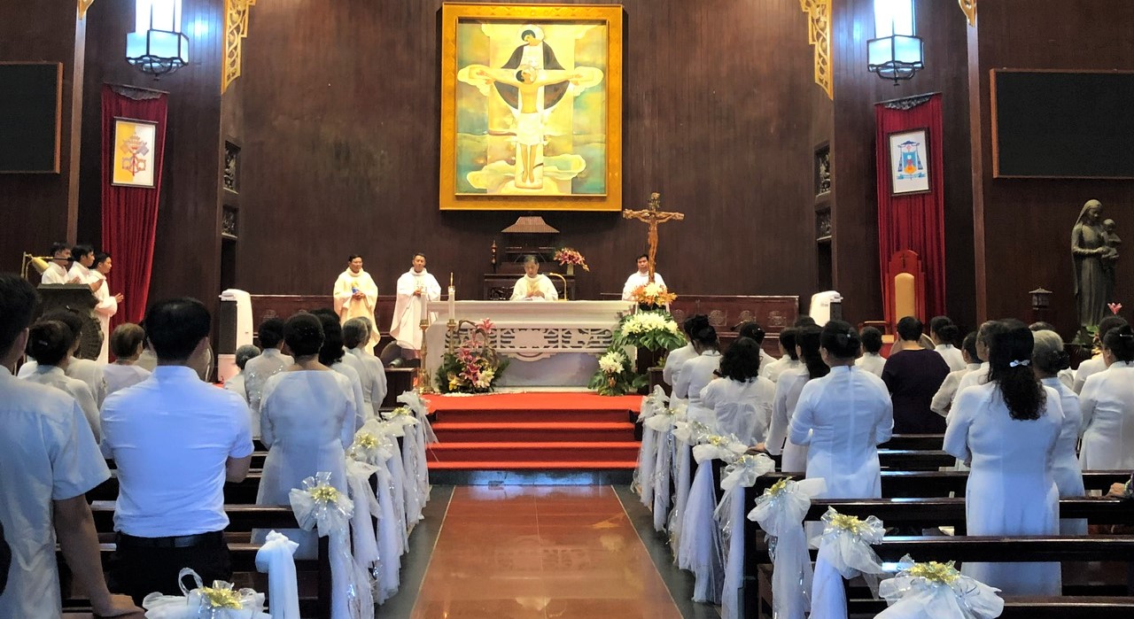 Mừng lễ Đức Mẹ Mân Côi: quan thầy giới Hiền mẫu giáo xứ Chính toà Lạng Sơn