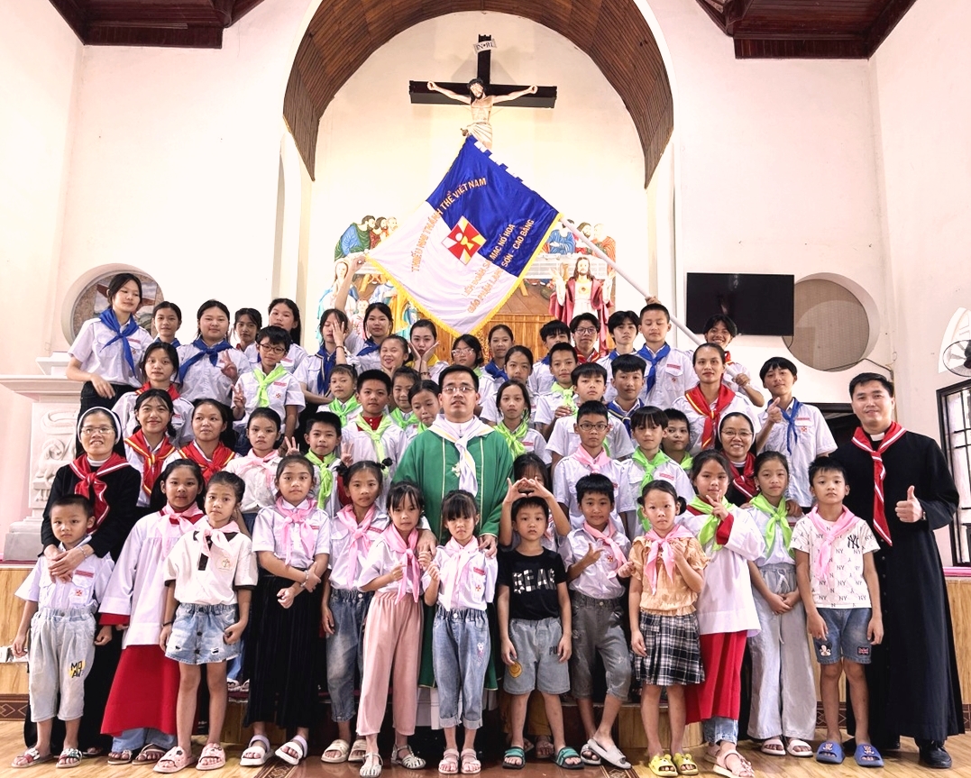 Giáo xứ Tà Lùng: Thiếu nhi Thánh Thể và Giới trẻ sinh Hoạt Hè - 2023