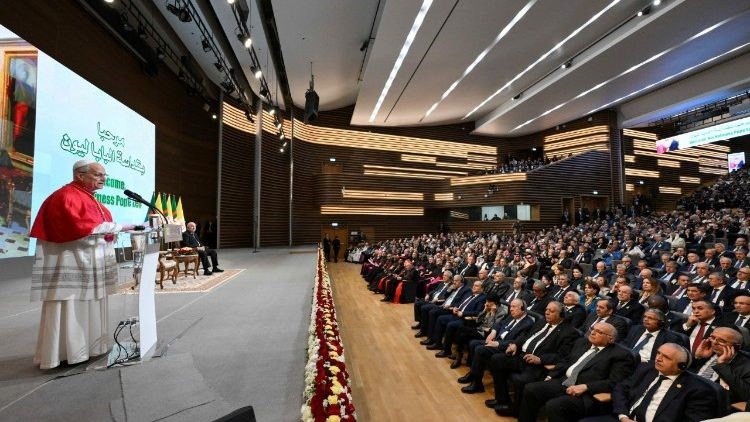 [Tông du Algeria] Đức Thánh Cha gặp gỡ chính quyền, xã hội dân sự và ngoại giao đoàn