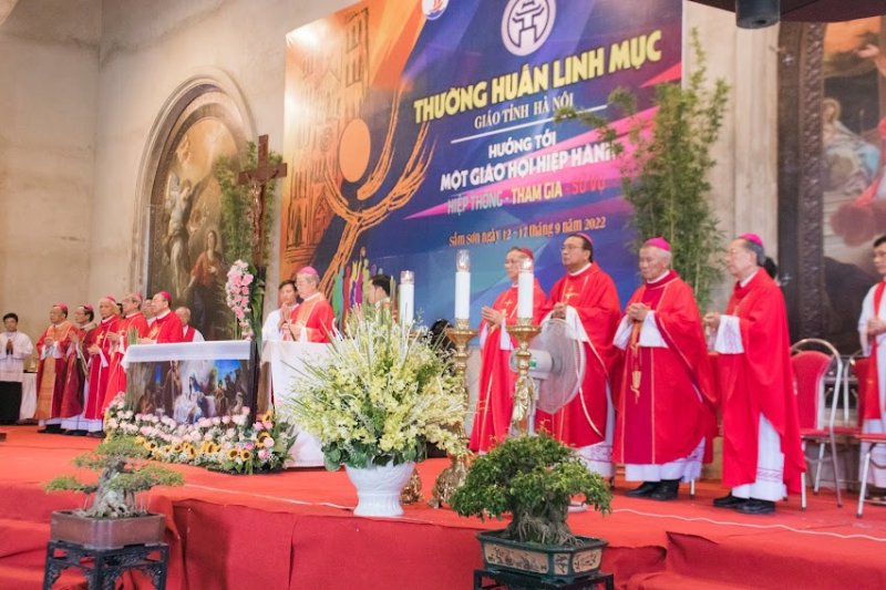 Giáo phận Thanh Hóa: Ngày cuối cùng của khóa thường huấn linh mục Giáo tỉnh Hà Nội đợt I năm 2022 - Thánh lễ bế mạc