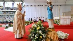 [Tông du Guinea Xích Đạo] Đức Thánh Cha cử hành Thánh lễ tại Sân vận động Malabo