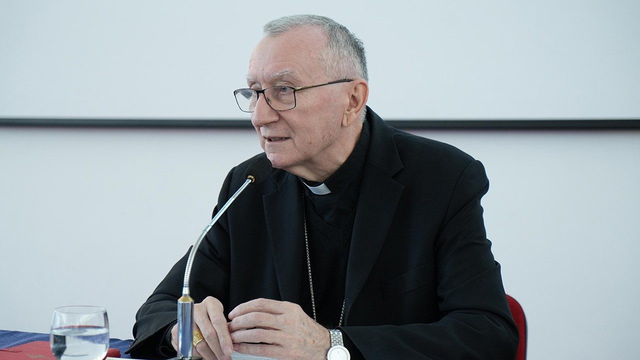 ĐHY Parolin: “Giải trừ vũ khí lời nói” để ngăn chặn chúng trở thành xung đột"