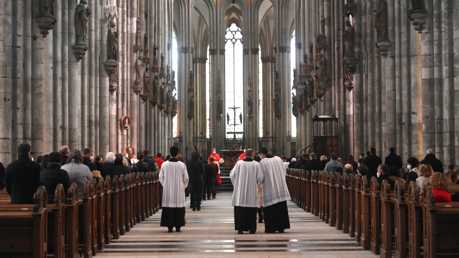 Đức Hồng y Woelki cảnh báo xu hướng cử hành nghi thức Phụng vụ Lời Chúa thay thế Thánh lễ