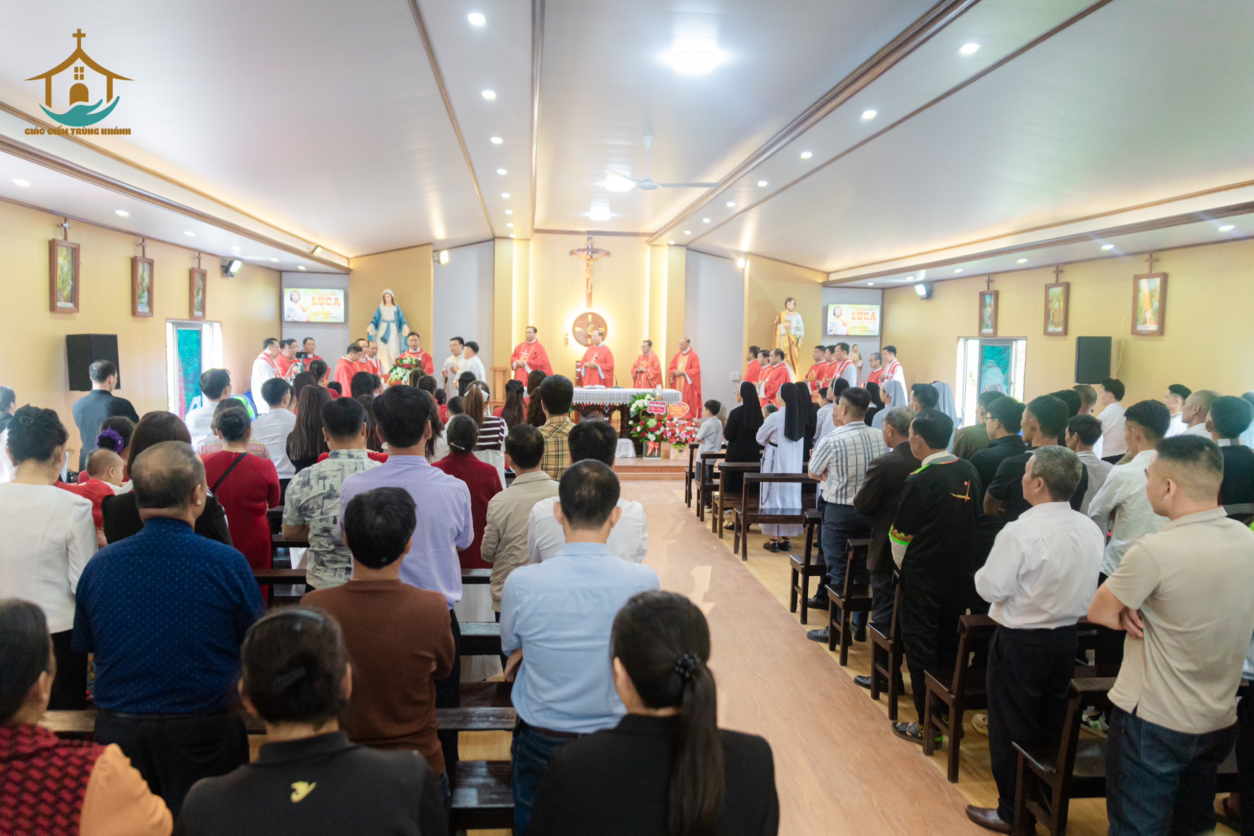 Giáo điểm Trùng Khánh (Cao Bằng): làm phép nhà nguyện mới và mừng Lễ thánh Luca – quan thầy