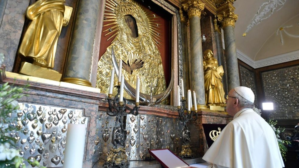 Đức Thánh Cha Phanxicô viếng thăm Đền thánh Đức Mẹ Từ Bi ở Vilnius