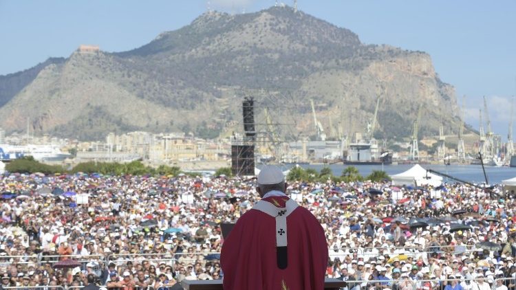 Đức Thánh Cha Phanxicô cử hành thánh lễ tại Palermo