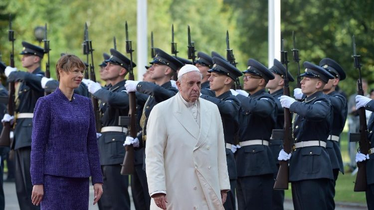 Đức Thánh Cha gặp Tổng thống và chính quyền dân sự của Estoni