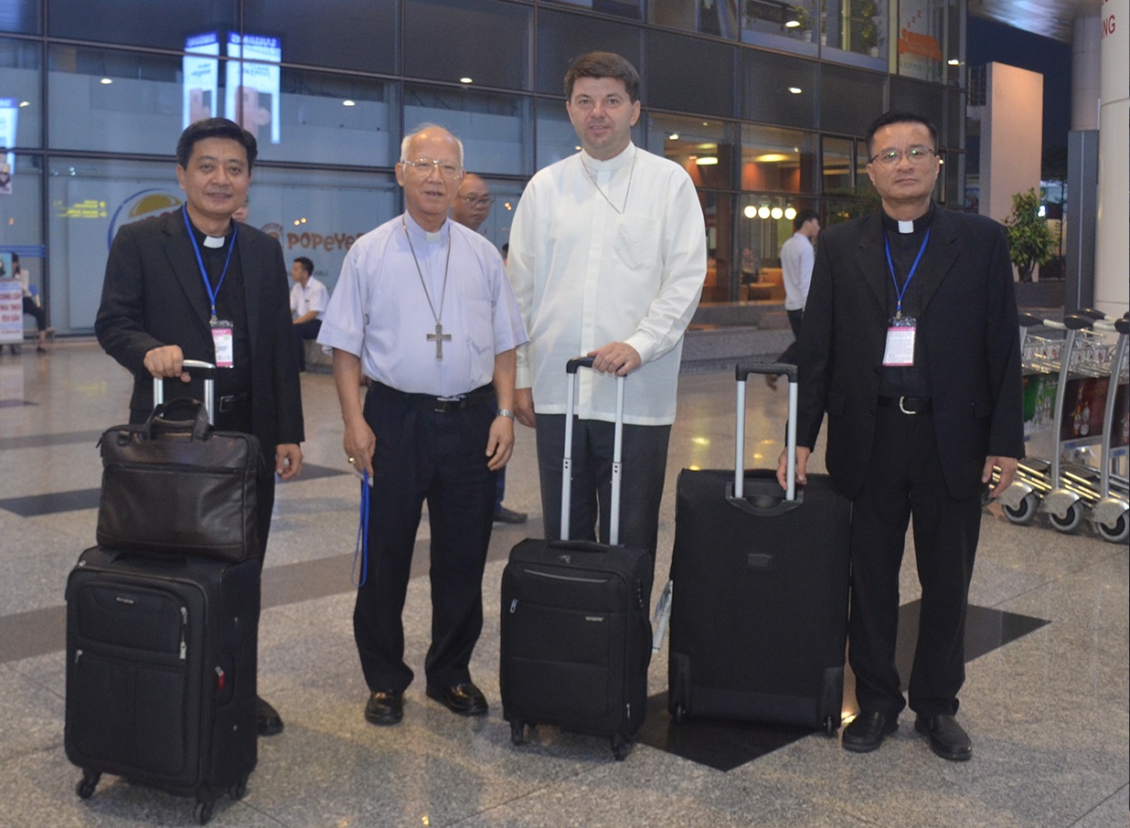 Đức Tổng Giám mục Đại diện Toà Thánh đến Việt Nam