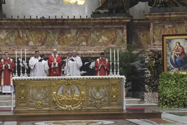 ĐGH Phanxicô chủ sự Thánh lễ cầu hồn cho các Hồng y và Giám mục qua đời năm qua