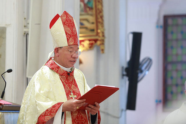 Đức Tân TGM Giuse Vũ Văn Thiên chính thức nhận sứ vụ mục tử tại TGP Hà Nội