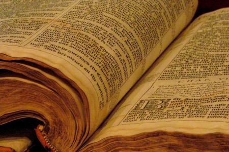 Thuyết Tiến Hóa Và Việc Giải Nghĩa Kinh Thánh