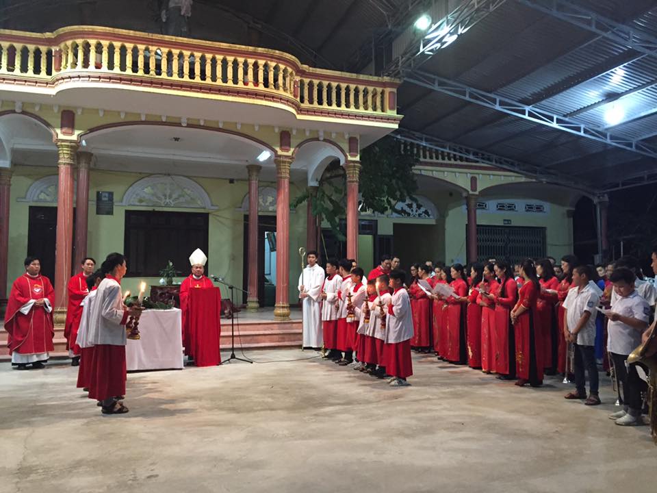 Giáo xứ Thanh Sơn cử hành Lễ Lá khai mạc Tuần Thánh