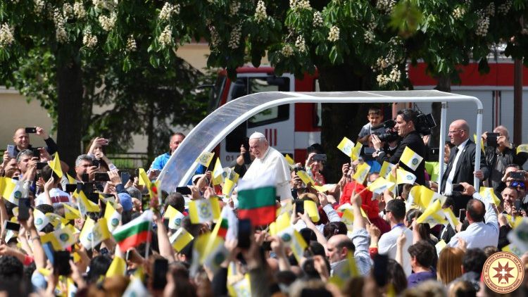 Đức Thánh Cha gặp gỡ cộng đoàn Công Giáo Bulgari tại Ravkoski