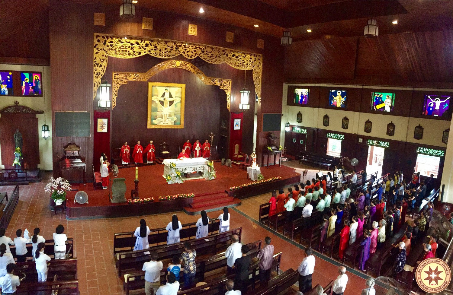 Thánh lễ mừng Chúa Thánh Thần Hiện Xuống tại Nhà thờ Chính Toà Lạng Sơn.
