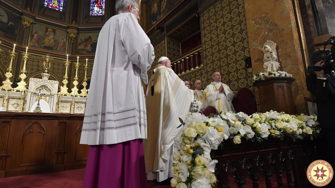 Bài giảng của Đức Thánh Cha trong Thánh Lễ tại nhà thờ chính tòa Thánh Giuse của thủ đô Bucarest