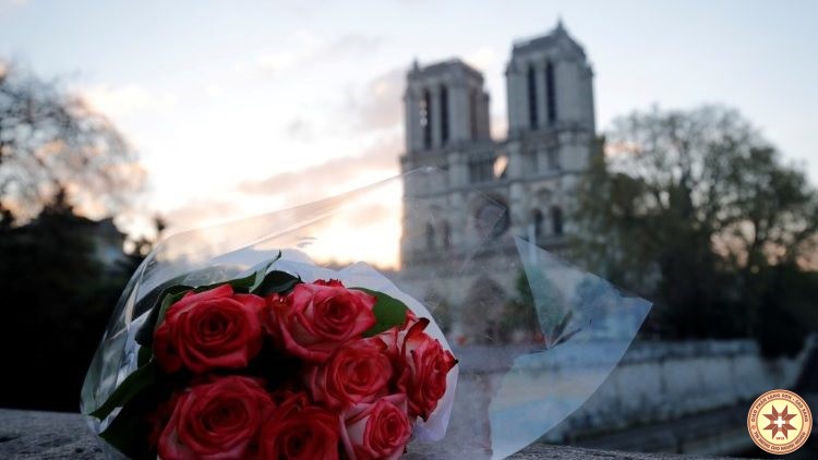 Pháp thông qua dự luật tái thiết nhà thờ Đức Bà Paris