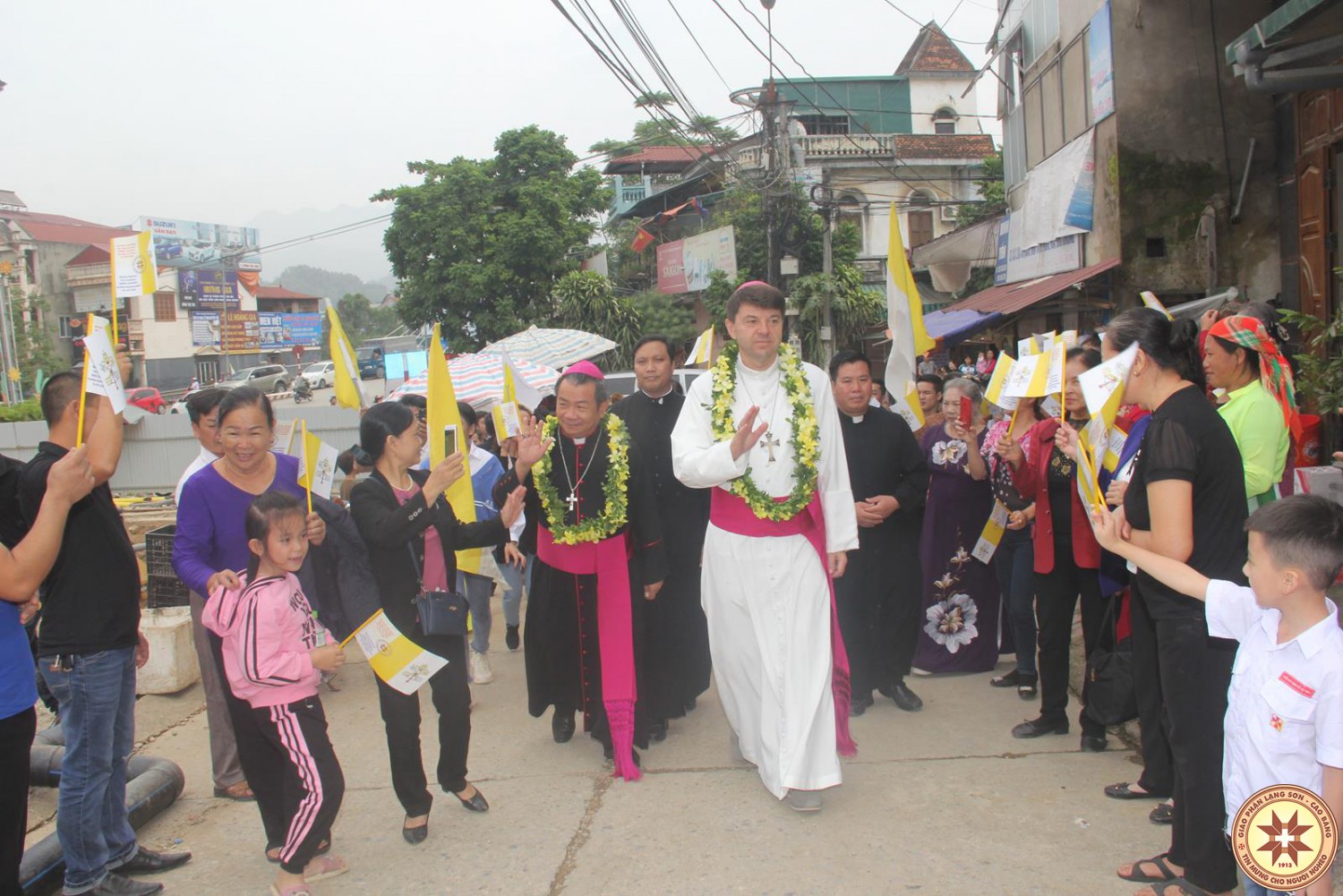 Đức TGM Marek Zalewski thăm mục vụ Giáo hạt Cao Bằng và cử hành Thánh lễ tại Nhà thờ Thanh Sơn.