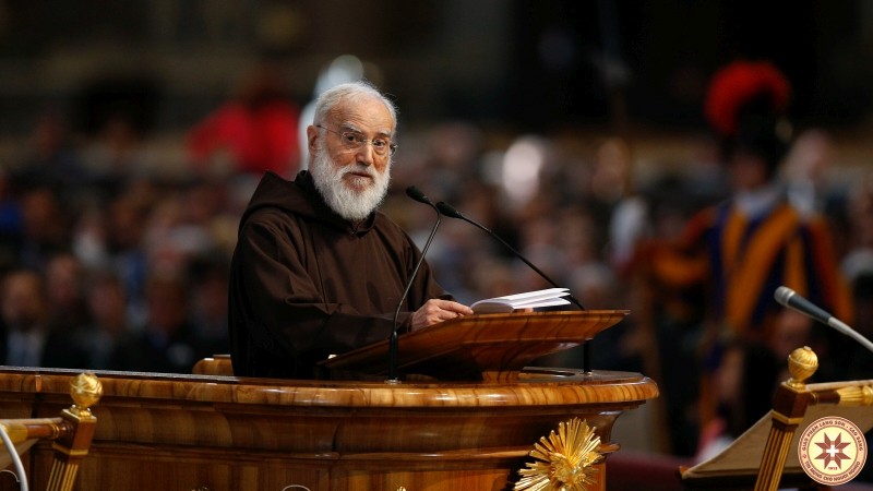 Hồng y đoàn: Hồng y Cantalamessa vẫn sẽ là linh mục