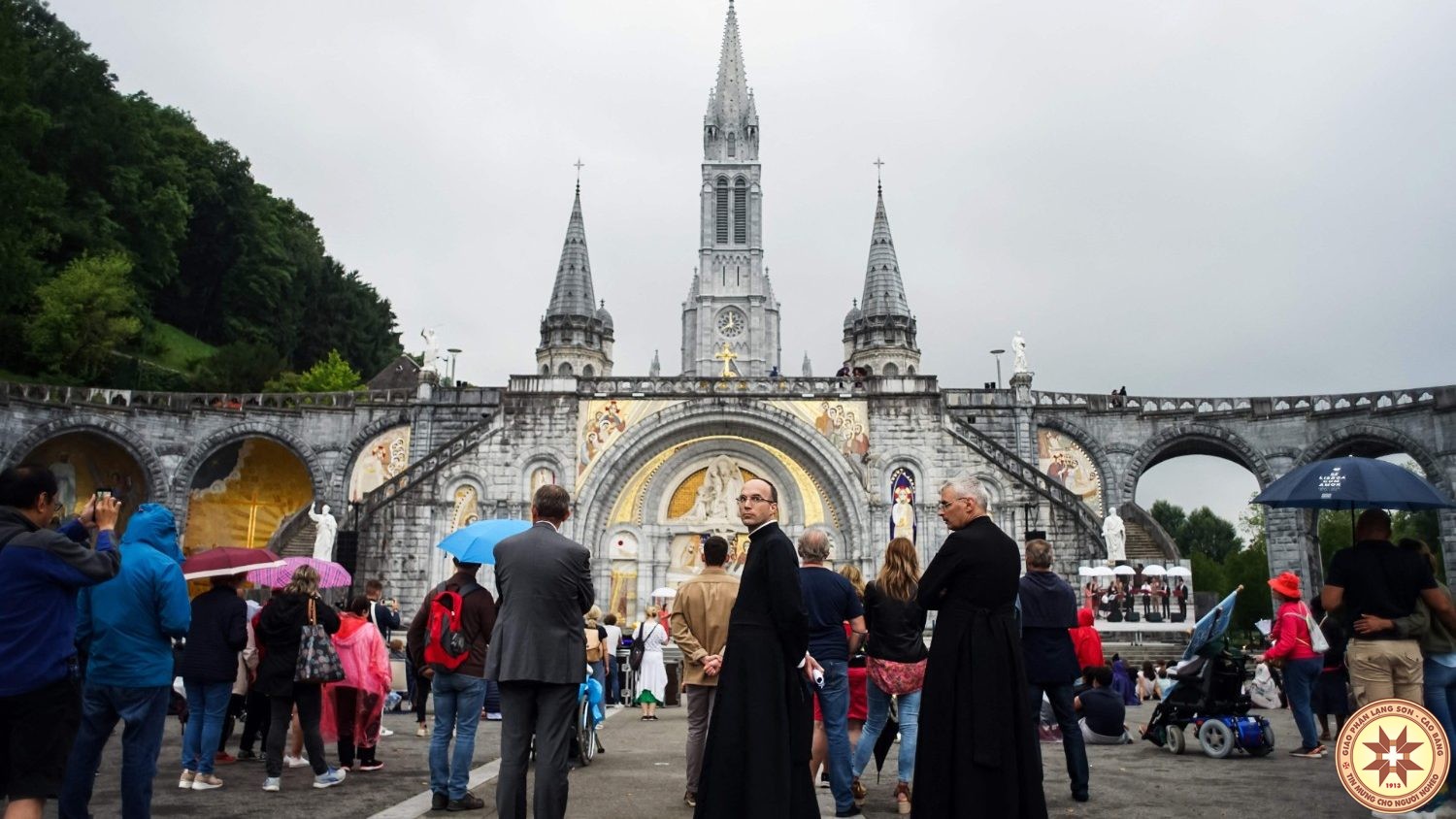 Đền thánh Đức Mẹ Lộ Đức tổ chức hành hương quốc tế trực tuyến ngày 16/7