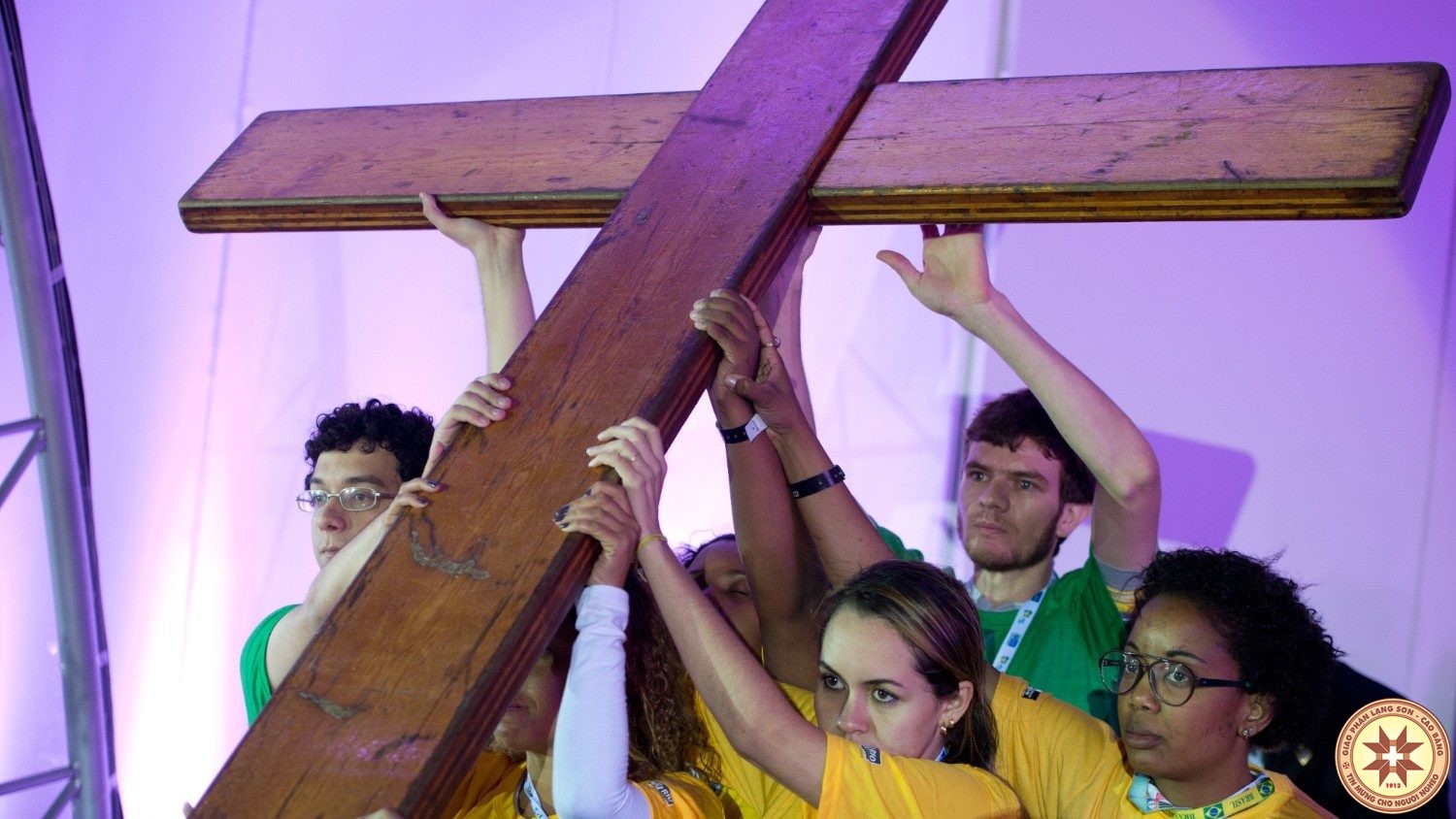 Từ tháng 11, hai biểu tượng của Ngày Giới trẻ Thế giới sẽ được rước đến các giáo phận ở Bồ Đào Nha